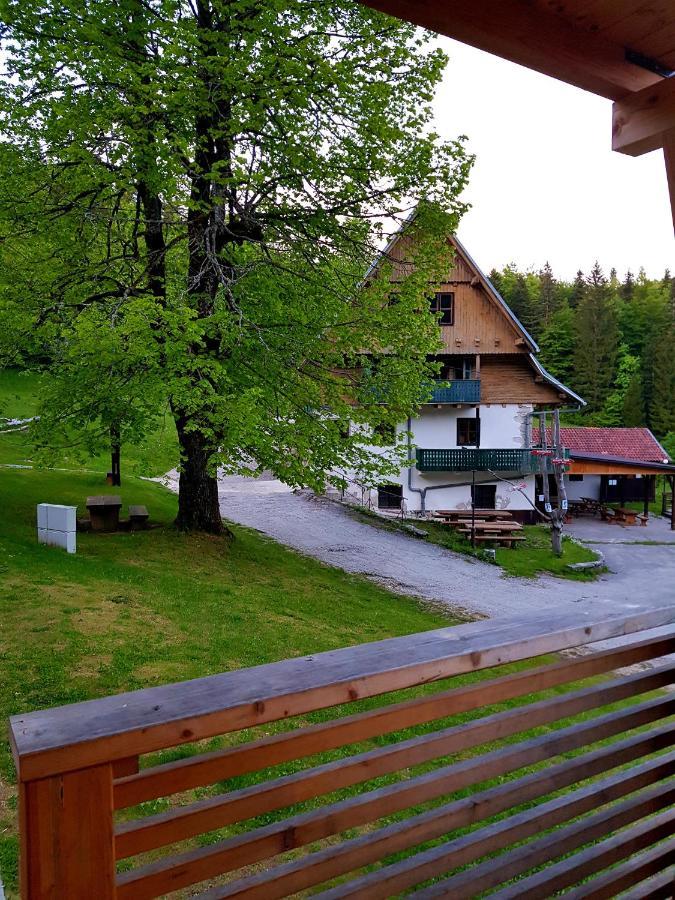 Planinski Dom Na Travni Gori Sodrazica Exteriör bild